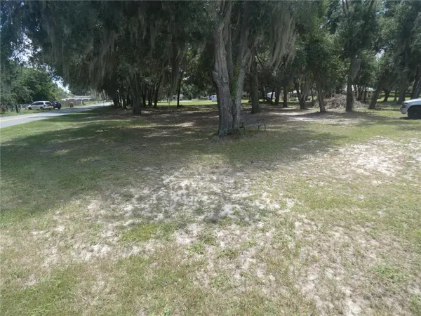 ILLINOIS ST, Lady Lake, FL 32159