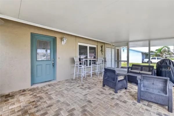 1233 PADGETT CIR, Lady Lake, FL 32159