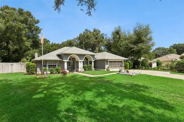 33440 LAKE BEND CIR, Leesburg, FL 34788