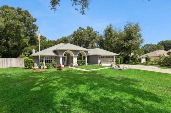 33440 LAKE BEND CIR, Leesburg, FL 34788