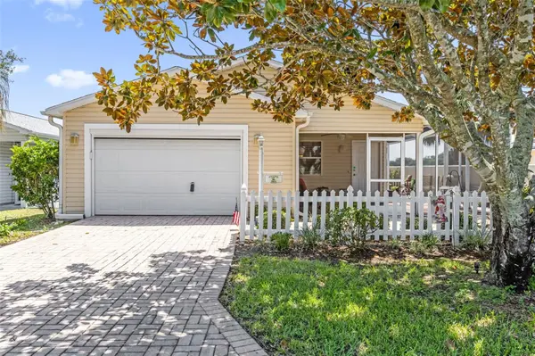 2801 BARBOZA DR, The Villages, FL 32162