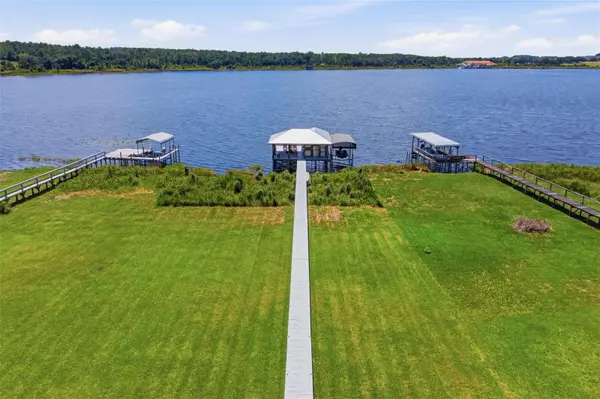 3716 BAYSHORE CIR, Tavares, FL 32778