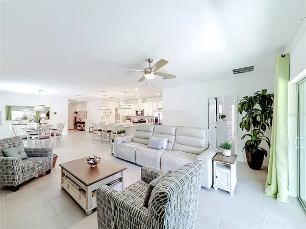 33916 SKY BLOSSOM CIR, Leesburg, FL 34788