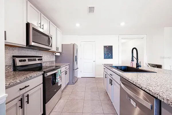 8574 TRIUMPH CIR, Wildwood, FL 34785