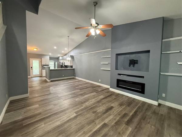 8927 COURTYARD LN, Groveland, FL 34736