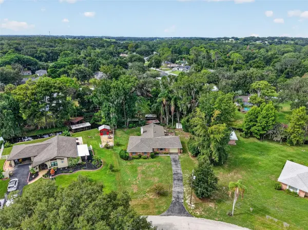 8050 SPRING DR, Yalaha, FL 34797