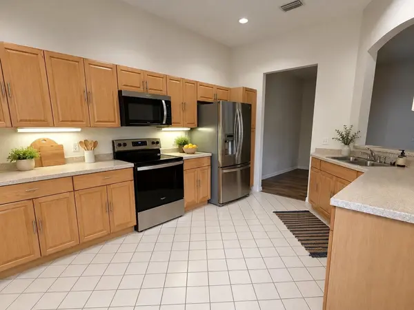 39905 BAYVIEW DR, Lady Lake, FL 32159