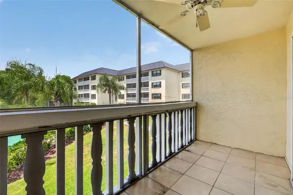 101 N GRANDVIEW ST #203, Mount Dora, FL 32757