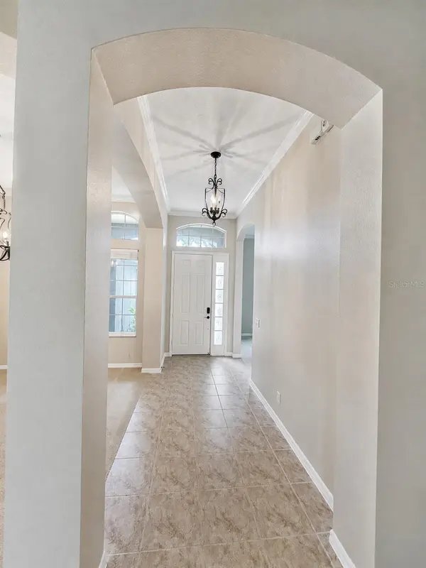 105 E BLUE WATER EDGE DR, Eustis, FL 32736