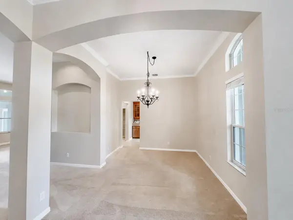 105 E BLUE WATER EDGE DR, Eustis, FL 32736