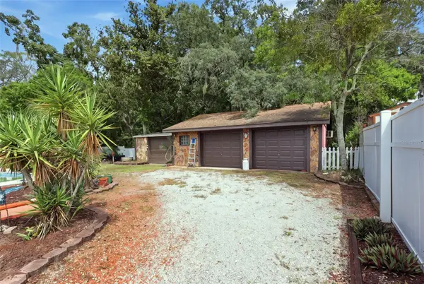 324 RIVIERA DR, Debary, FL 32713