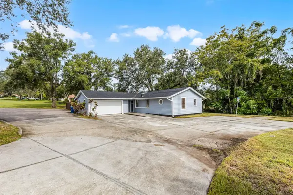 697 E ANDERSON RD, Groveland, FL 34736