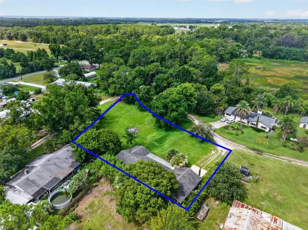 37320 BEACH DR, Umatilla, FL 32784