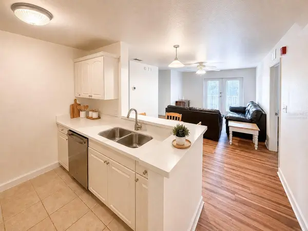 835 SW 9TH ST #210, Gainesville, FL 32601