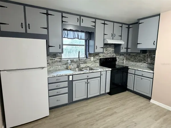 1025 NE 4TH ST, Chiefland, FL 32626