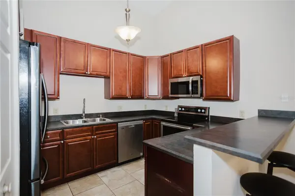 3915 NW 7TH PL, Gainesville, FL 32607
