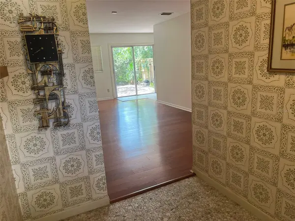 703 NE 5TH PL, Gainesville, FL 32601
