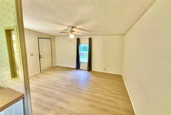 107 CRYSTAL LAKE DR, Melrose, FL 32666
