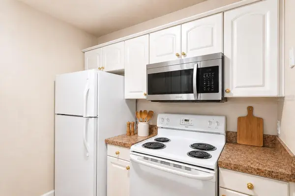 835 SW 9TH ST #109, Gainesville, FL 32601