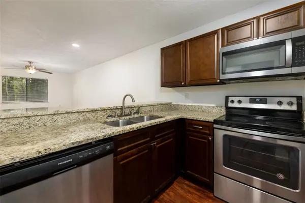 83 SE 16TH AVE #E202, Gainesville, FL 32601