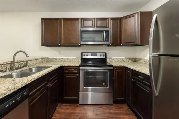83 SE 16TH AVE #E202, Gainesville, FL 32601