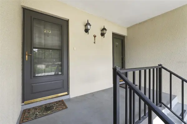689 LAKE HOWARD DR NW #213, Winter Haven, FL 33880