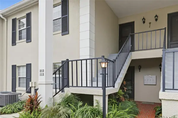 689 LAKE HOWARD DR NW #213, Winter Haven, FL 33880