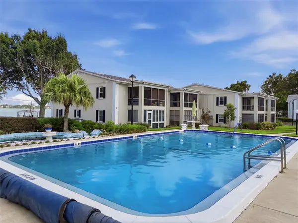 689 LAKE HOWARD DR NW #213, Winter Haven, FL 33880