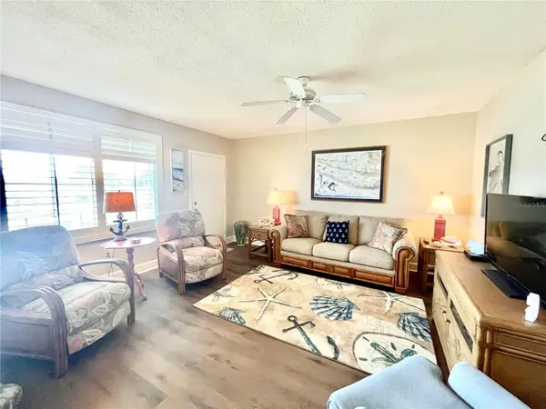 1600 W LAKE PARKER DR #A25, Lakeland, FL 33805