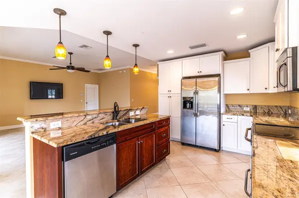3715 SEBRING Pkwy, Sebring, FL 33870