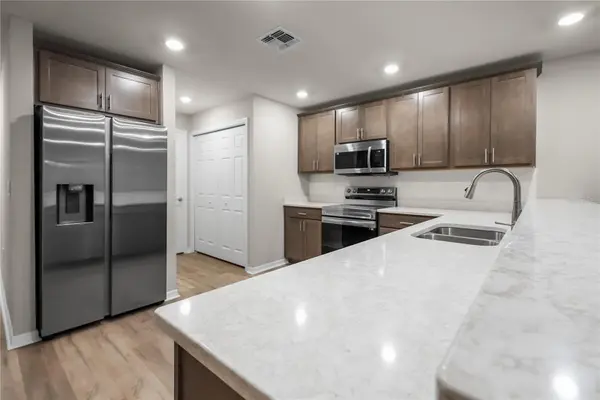 2726 IDYLL LAKES CIR, Plant City, FL 33566