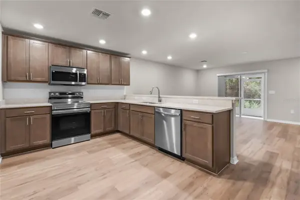 2726 IDYLL LAKES CIR, Plant City, FL 33566