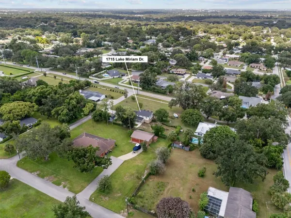 1715 LAKE MIRIAM DR, Lakeland, FL 33813