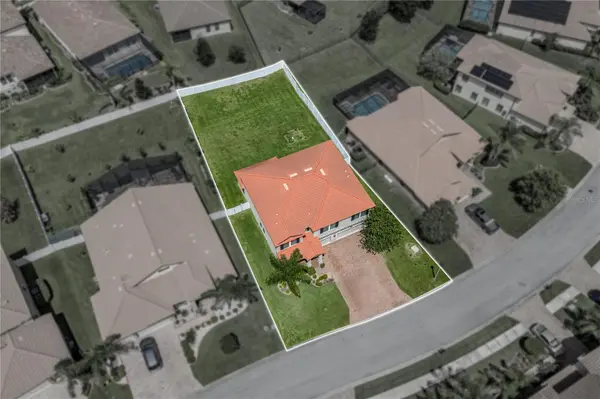 1902 VIA LAGO DR, Lakeland, FL 33810
