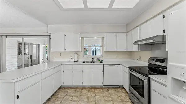 2227 GRAND CYPRESS DR, Lakeland, FL 33810