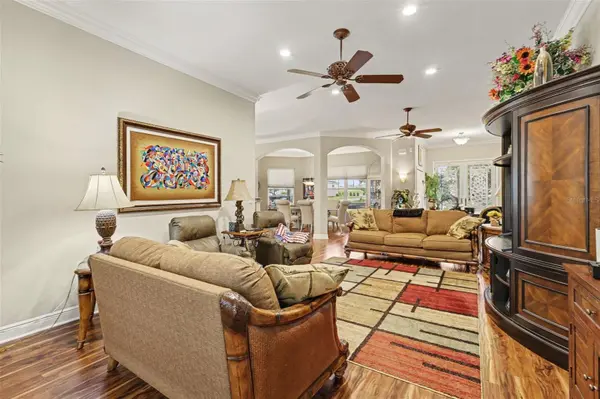1182 FIESTA KEY CIR, Lady Lake, FL 32159