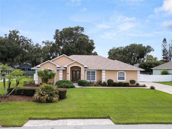 318 HAMILTON SHORES DR NE, Winter Haven, FL 33881