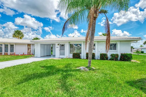 393 CIRCLEWOOD DR #Z3, Venice, FL 34293