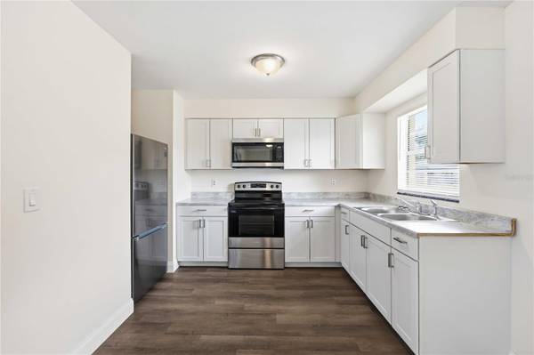 3012 CLAY CIR, Sarasota, FL 34234