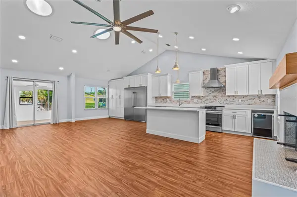 762 PINE SHORES CIR, New Smyrna Beach, FL 32168