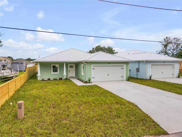 124 INDIAN CREEK RD, Oak Hill, FL 32759