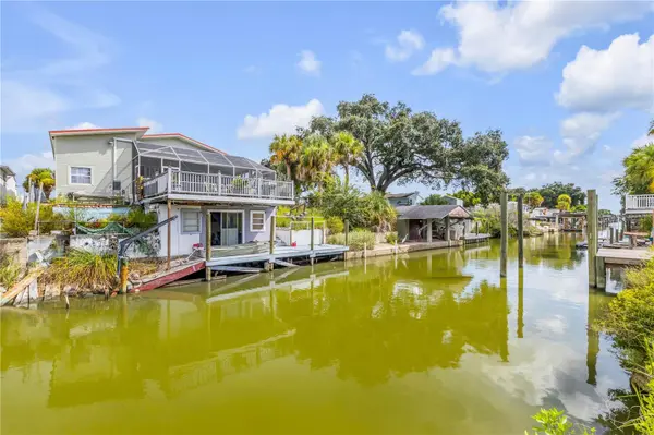 124 INDIAN CREEK RD, Oak Hill, FL 32759