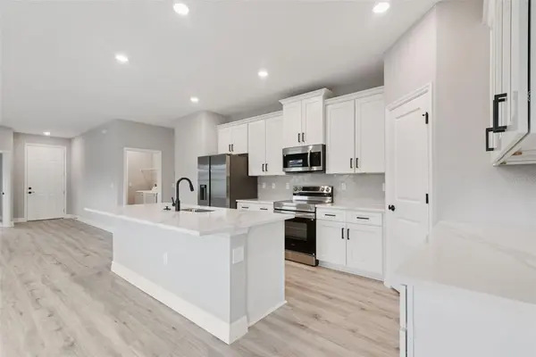 489 MARION OAKS TRL, Ocala, FL 34473