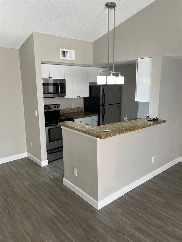 5140 CONROY RD #35, Orlando, FL 32811