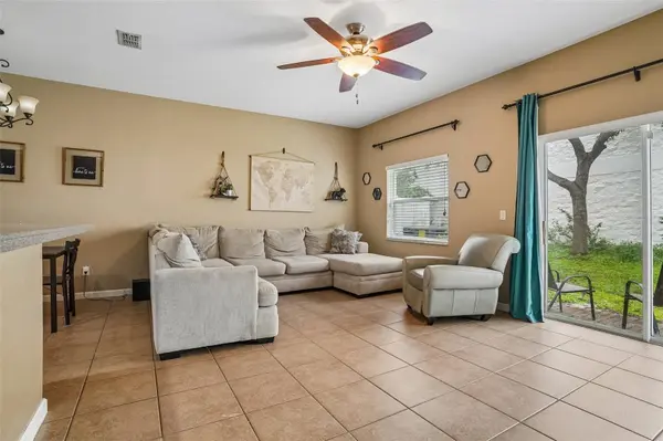 1329 HERITAGE COMMONS DR, Winter Springs, FL 32708