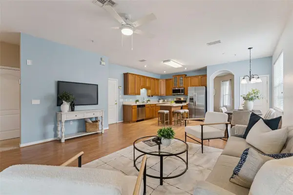 10525 EASTPARK LAKE DR, Orlando, FL 32832
