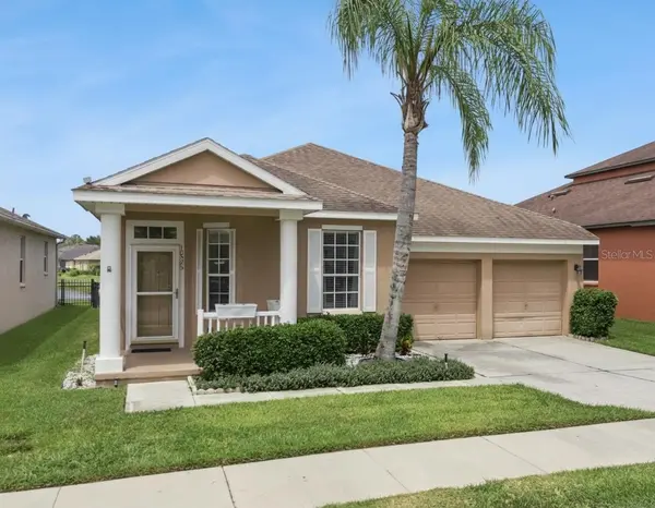 10525 EASTPARK LAKE DR, Orlando, FL 32832