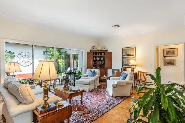 2175 S COUNTRYSIDE CIR, Orlando, FL 32804
