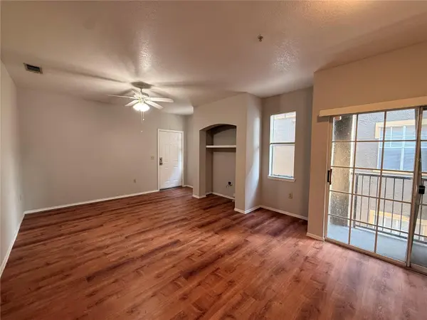 102 VISTA VERDI CIR #212, Lake Mary, FL 32746