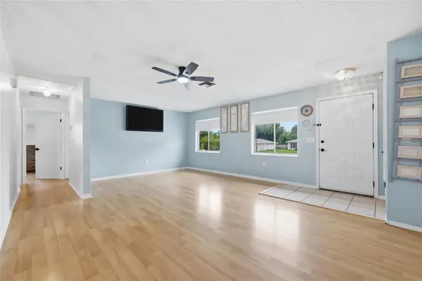 1025 PARK AVE, Tavares, FL 32778